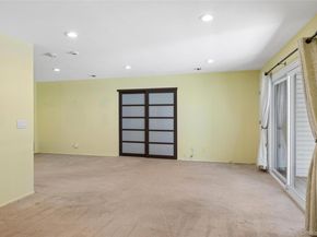 86 W Cambridge Drive W 86, Copiague NY 11726