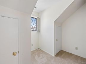 86 W Cambridge Drive W 86, Copiague NY 11726