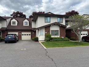 86 W Cambridge Drive W 86, Copiague NY 11726