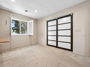 86 W Cambridge Drive W 86, Copiague NY 11726