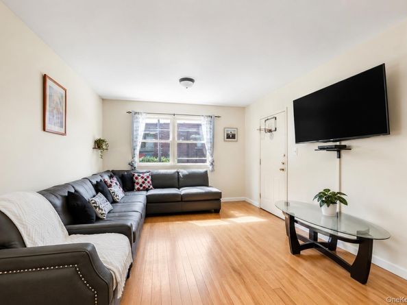 6107 Maspeth Avenue, Maspeth NY 11378