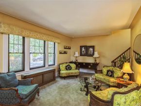4 May Court, West Hempstead NY 11552