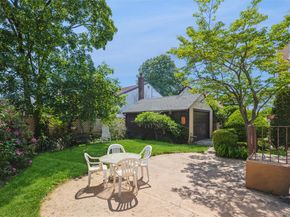 4 May Court, West Hempstead NY 11552