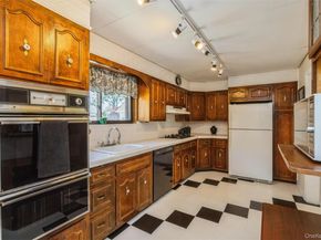 4 May Court, West Hempstead NY 11552