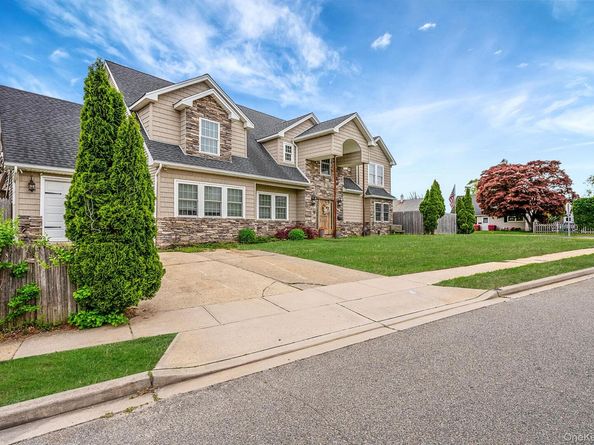 1582 Little Neck Avenue, North Bellmore NY 11710
