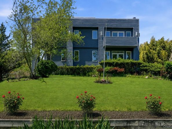 36 Roosevelt Boulevard, East Patchogue NY 11772