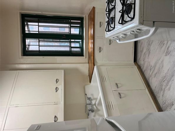 1569 Metropolitan Avenue 5C, Bronx NY 10462
