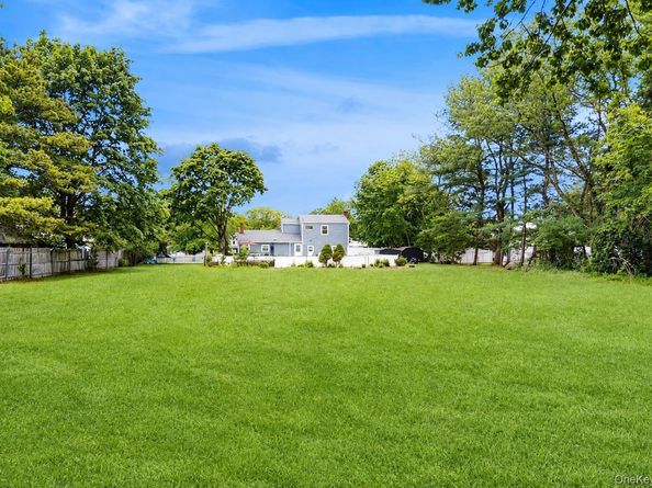 25 Charter Avenue, Dix Hills NY 11746