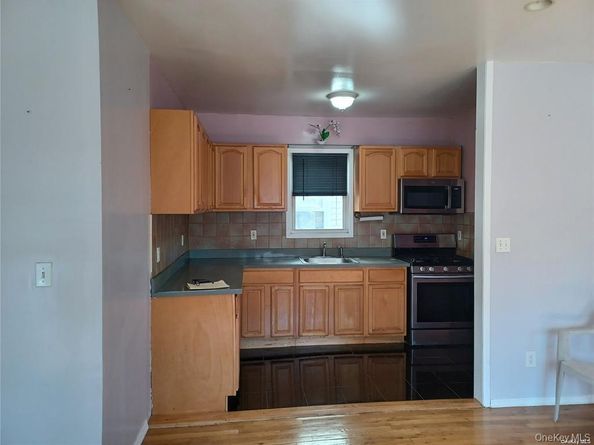 11142 209th Street, Queens Village NY 11429