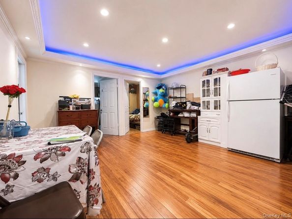 10421 39th Avenue 211C, Corona NY 11368