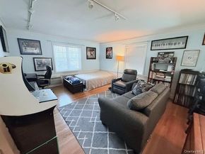 43 N Forest Avenue G3, Rockville Centre NY 11570