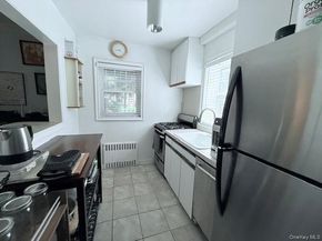 43 N Forest Avenue G3, Rockville Centre NY 11570