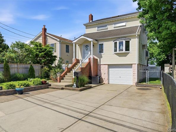 107 E Shore Road, Lindenhurst NY 11757