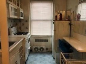 111-45 76th drive F2, Forest Hills NY 11375