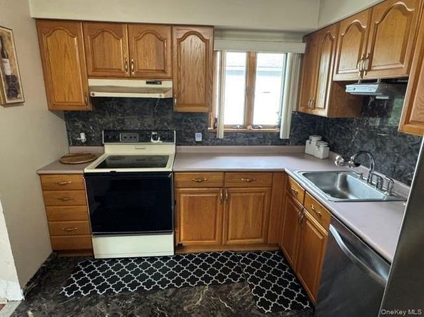 140 Union Avenue B, Lynbrook NY 11563