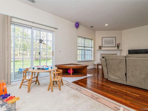 46 Willow Wood Drive 46, East Setauket NY 11733