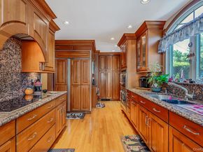 27 Jasmine Lane, Kings Park NY 11754