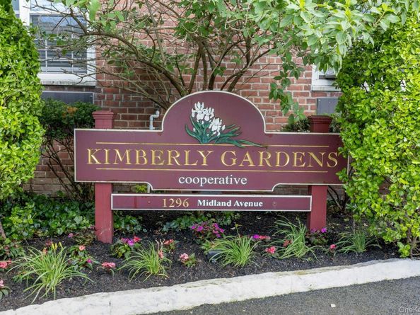 1296 Midland Avenue L2, Yonkers NY 10704