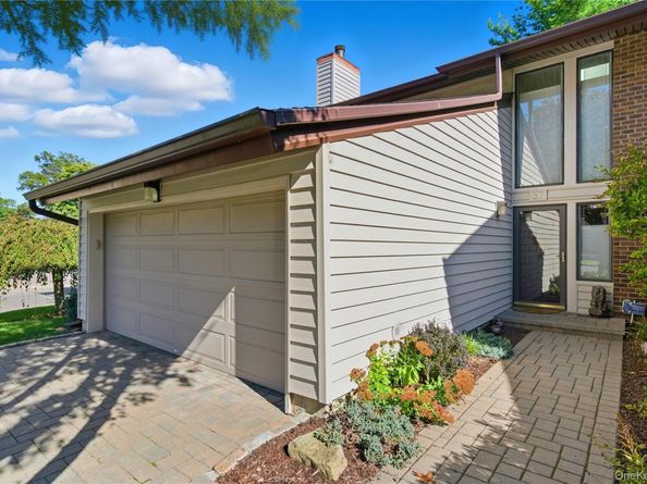 37 Maple Court, Jericho NY 11753