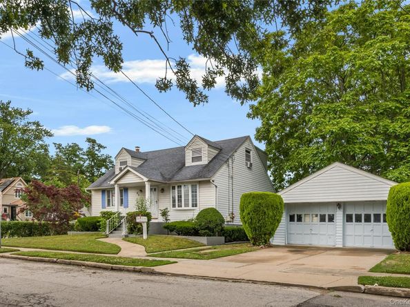 33 N Montgomery Street, Valley Stream NY 11580