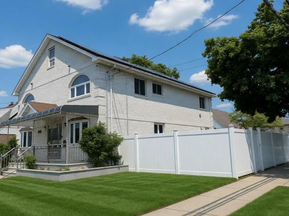 76-53 271st Street, New Hyde Park NY 11040