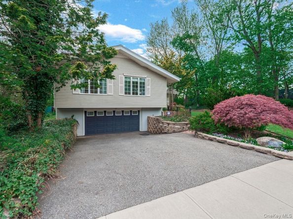 69 Roger Drive, Port Washington NY 11050