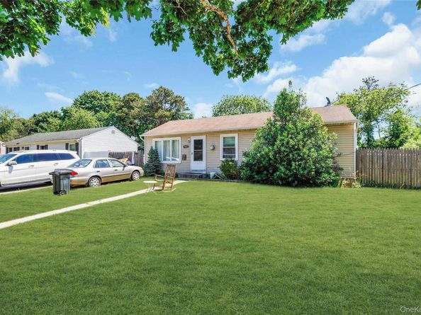 903 Provost Avenue, Bellport NY 11713