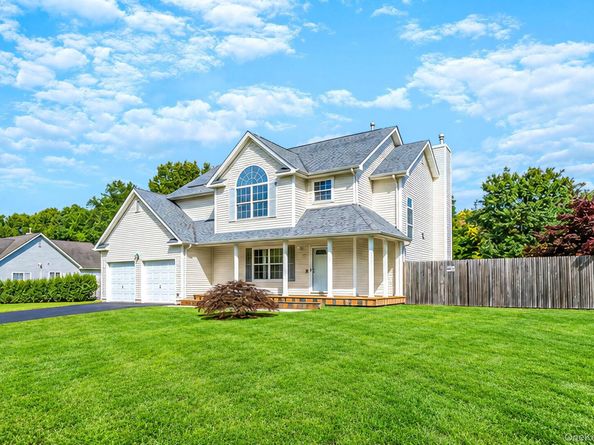 19 Oceanview Boulevard, Manorville NY 11949
