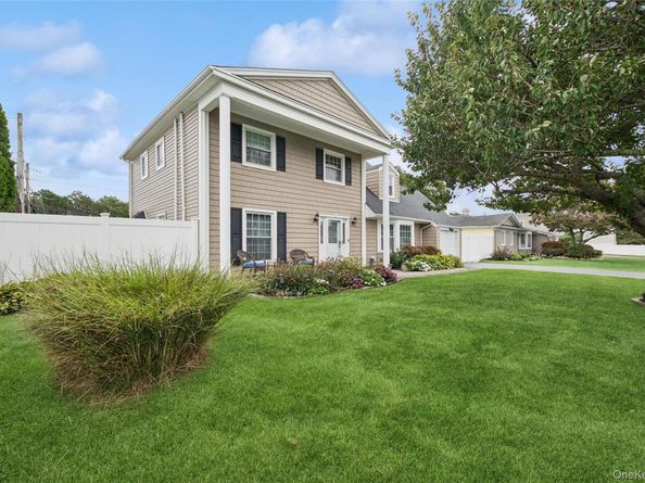181 Cirrus Road, Holbrook NY 11741
