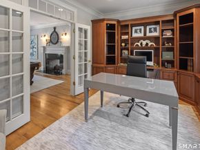 110 Queens Grant Drive, Fairfield CT 06824