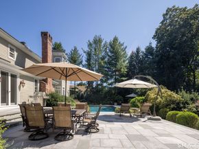 110 Queens Grant Drive, Fairfield CT 06824