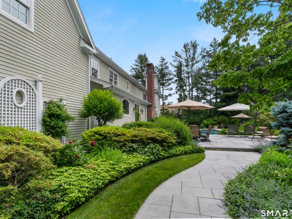 110 Queens Grant Drive, Fairfield CT 06824