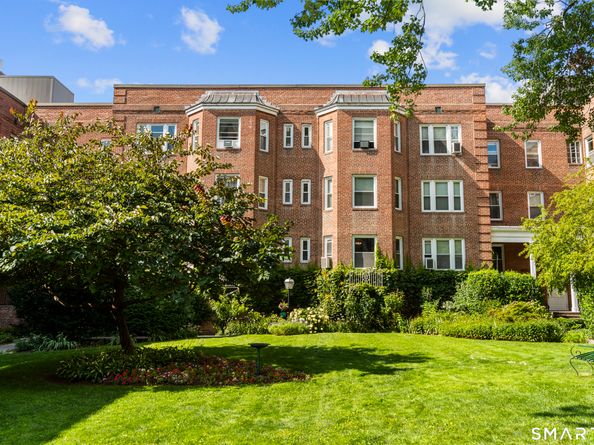 70 Strawberry Hill Avenue 22B, Stamford CT 06902