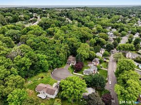 35 Crystal Lane, Fairfield CT 06824