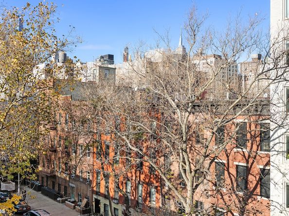 352 East 19th Street, New York NY 10003