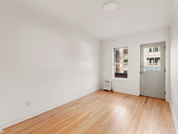 352 East 19th Street, New York NY 10003