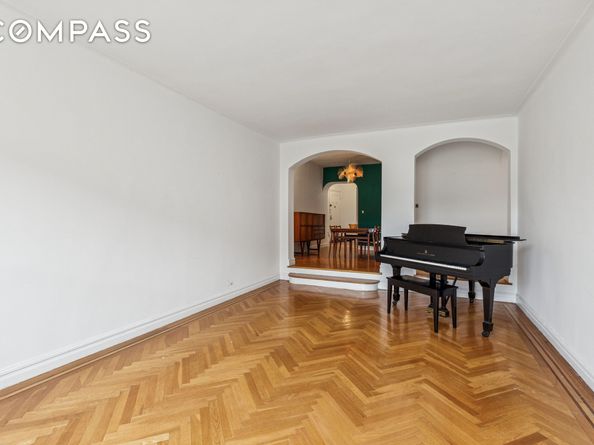 91 Payson Avenue 4D, New York NY 10034