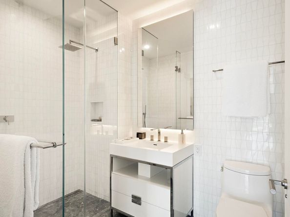 200 Amsterdam Avenue 17A, New York NY 10023
