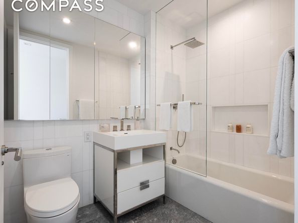 200 Amsterdam Avenue 17A, New York NY 10023