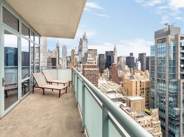 325 5th Avenue 39C, New York NY 10016