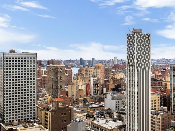 325 5th Avenue 39C, New York NY 10016