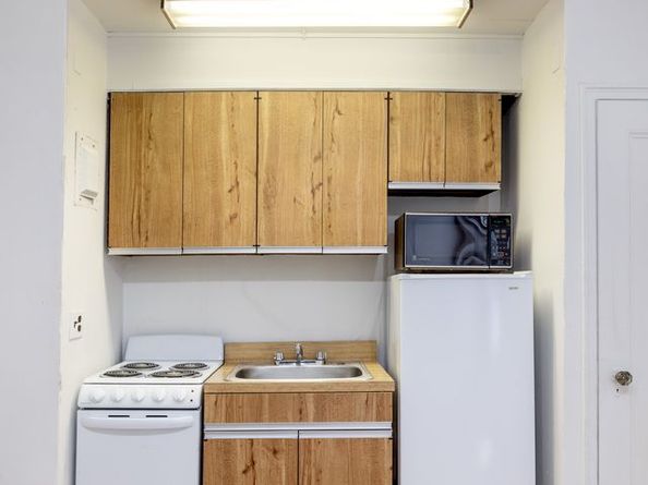 325 West 45th Street 108, New York NY 10036