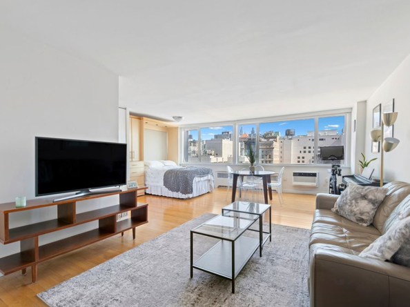 333 East 14th Street 15M, New York NY 10003