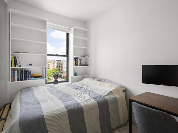 64 Macdougal Street 15, New York NY 10012