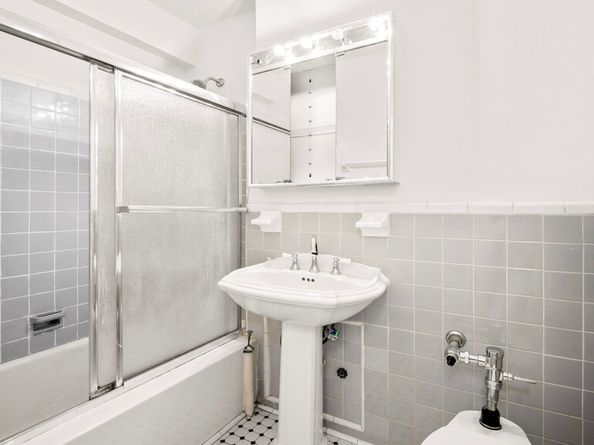 303 Beverley Road 11A, Brooklyn NY 11218