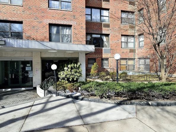 303 Beverley Road 11A, Brooklyn NY 11218