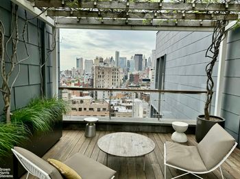 285 Lafayette Street