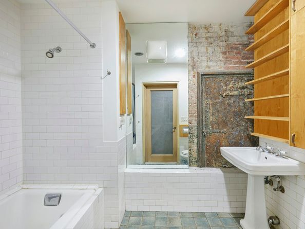 285 Lafayette Street 2D, New York NY 10012