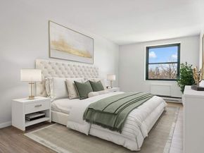 379 West Street 2B, New York NY 10014