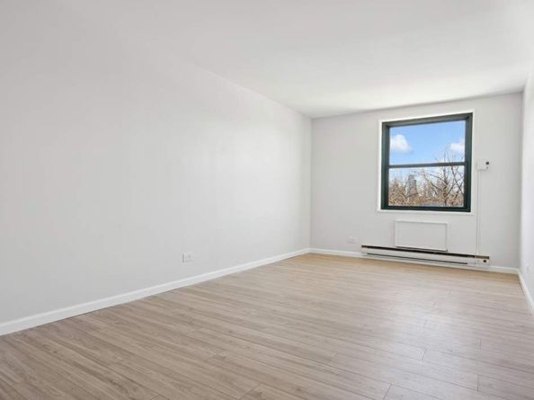 379 West Street 2B, New York NY 10014